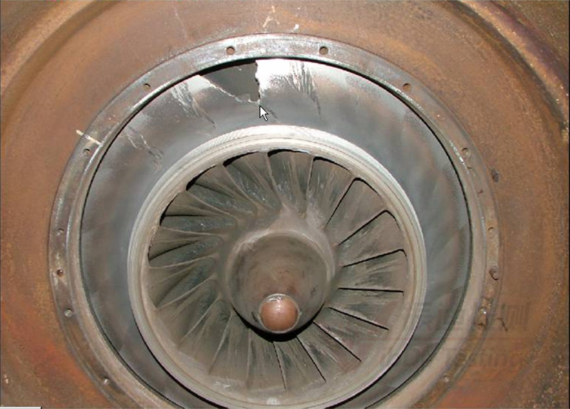 空壓機3段葉輪破裂的現場(chǎng)照片.jpg